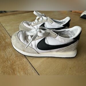 Nike waffle trainers Kids' White and Black Sneakers